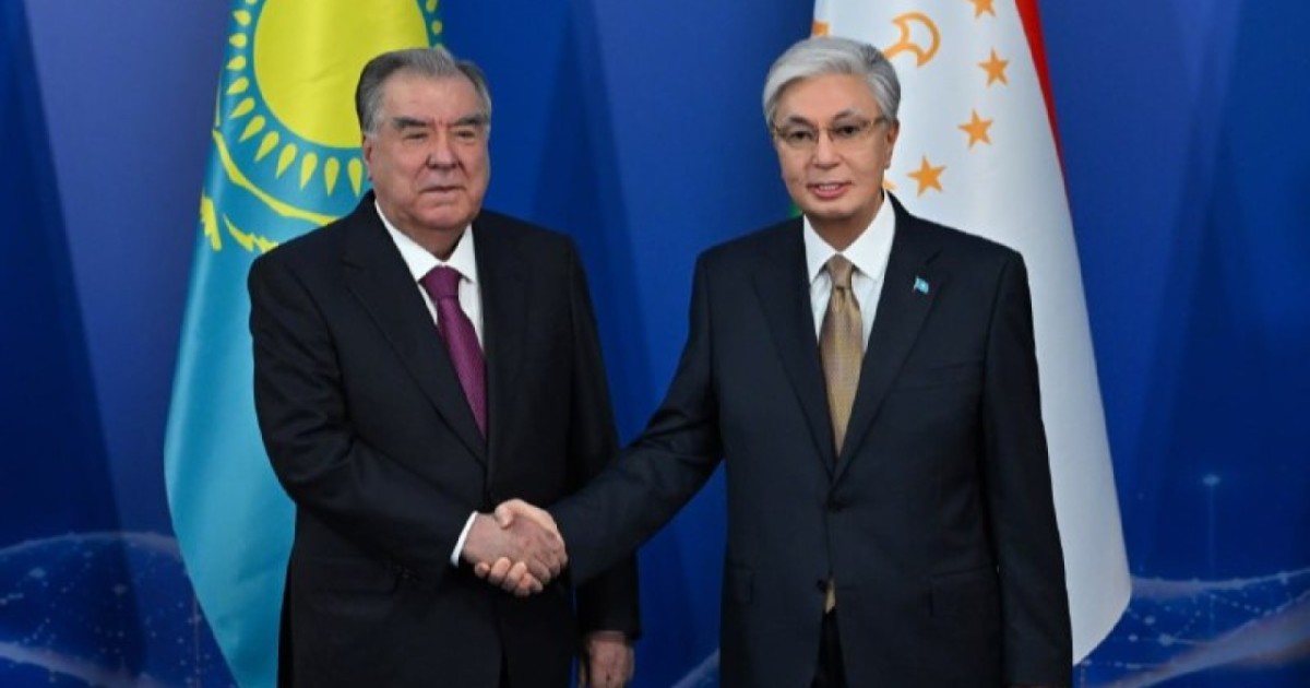 Мемлекет басшысы Тәжікстан Президентімен кездесті