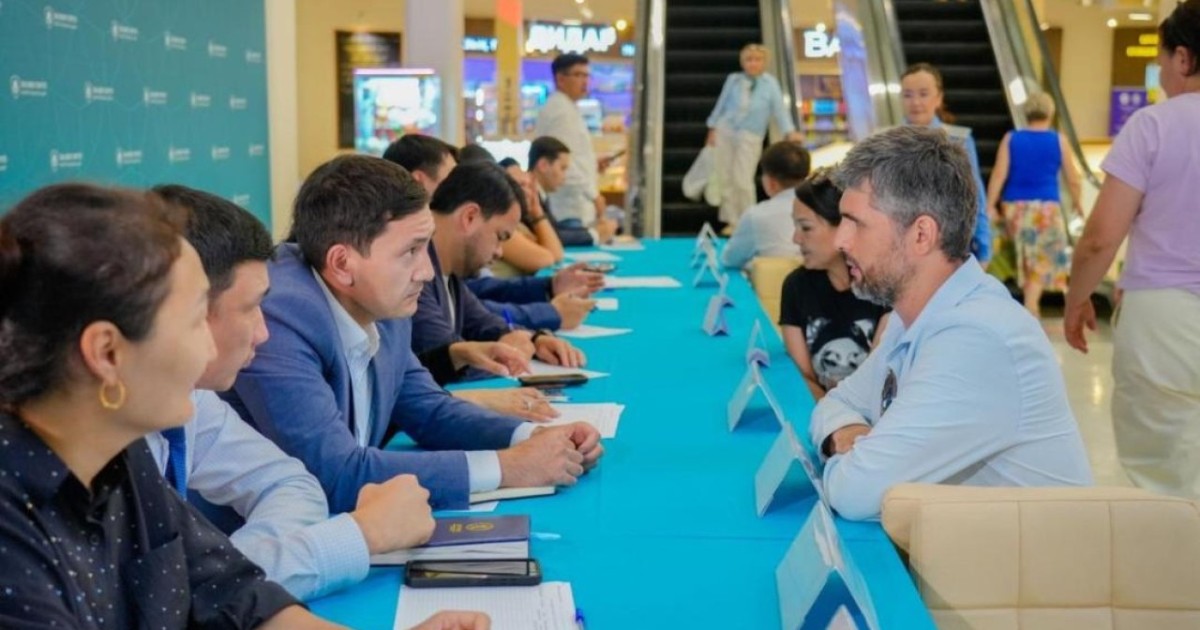 «Заң түні»: астаналықтар мемлекеттік органдар өкілдерінен құқықтық көмек алды