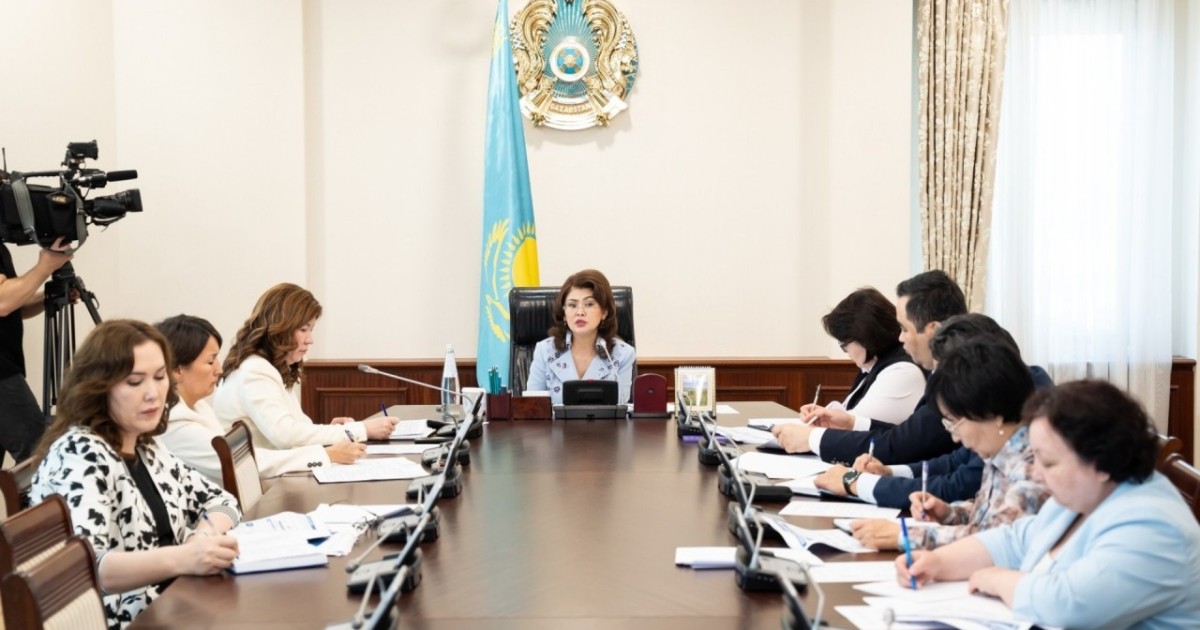 Аида Балаева техникалық және кәсіптік білім беру жүйесін жаңғырту жөнінде кеңес өткізді