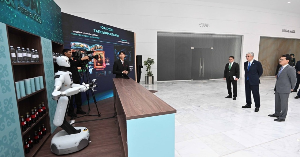 Мемлекет басшысы автономды роботтың мүмкіндіктерімен танысты