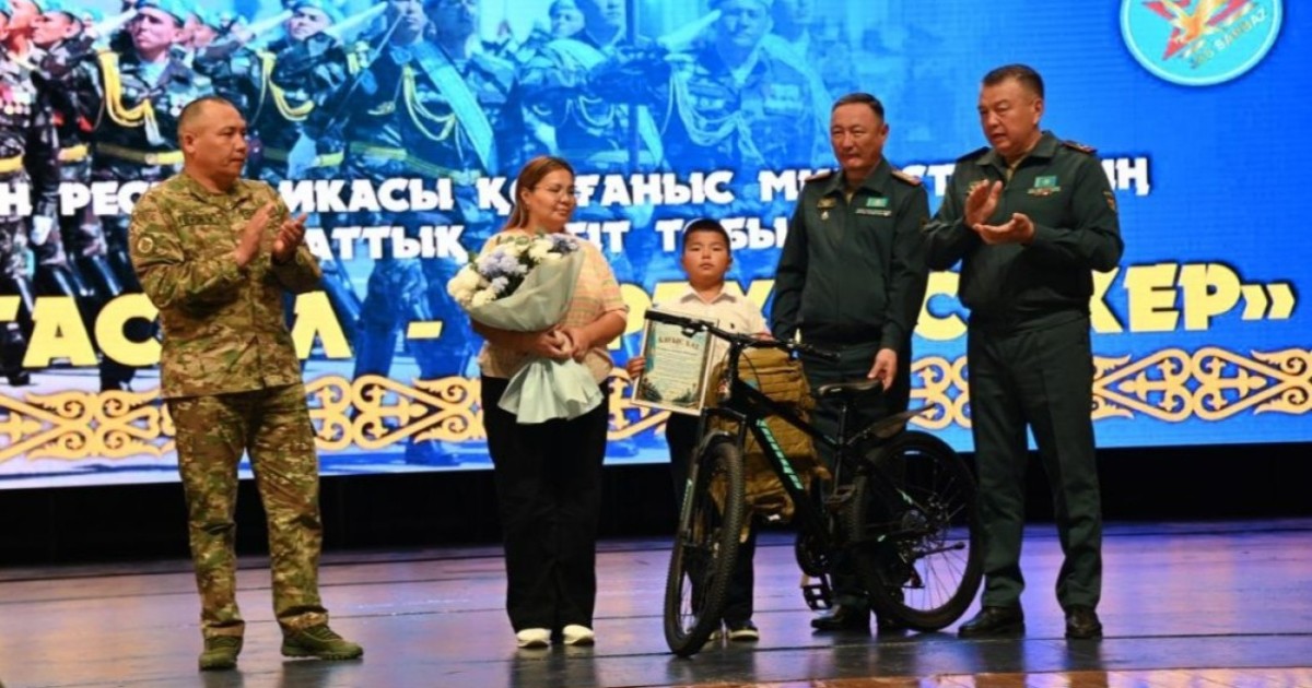 Оралда Қорғаныс министрлігінің патриоттық акциясына 2 мыңға жуық адам қатысты
