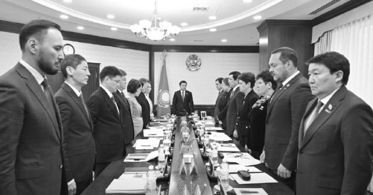 Құрылтай депутаттары әскери қызметшілердің отбасыларына 146 млн теңгеден астам қаржы аударады
