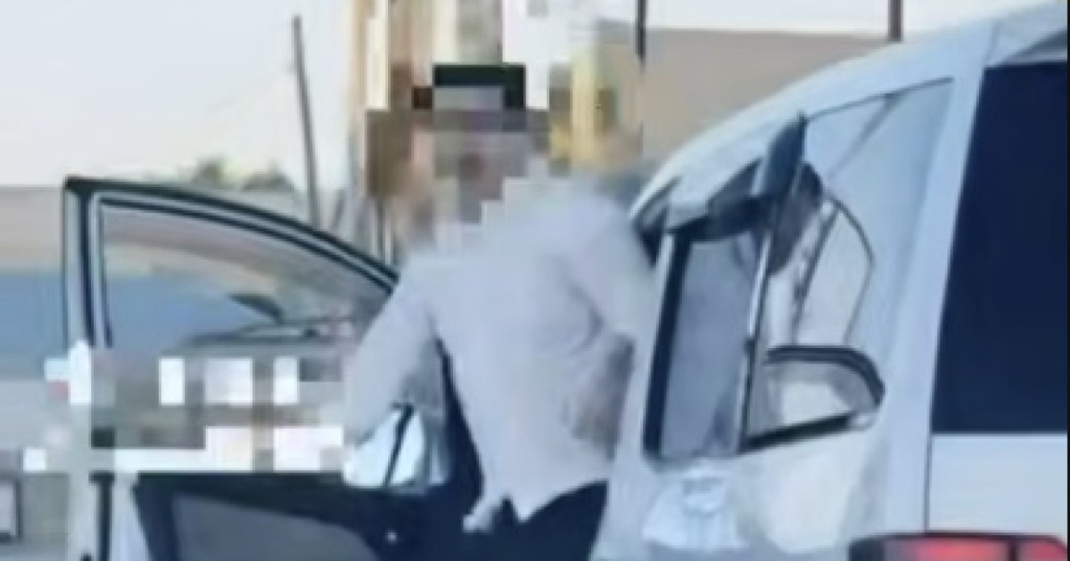 Жүріп бара жатқан көліктен сыртқа шыққан жолаушы: жүргізуші жауапқа тартылды – ВИДЕО