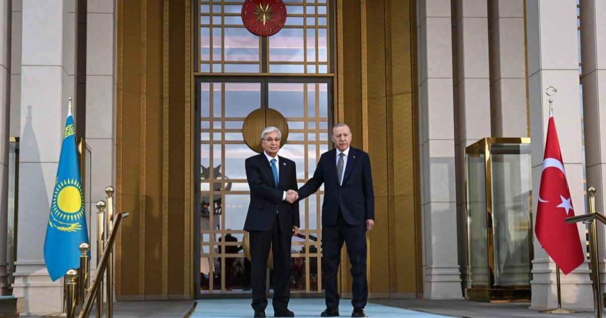 Тоқаев пен Ердоған шағын құрамда келіссөз жүргізді