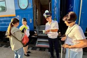 100-ден астам жолаушы Jibek joly туристік пойызымен жолға шықты