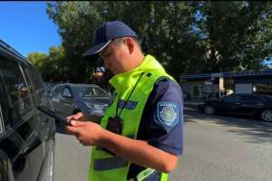 Полицейлер жүргізушілерді жолда сақ болуға шақырады