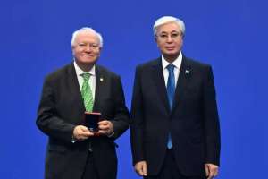 Президент діндер съезіне қатысушыларға мемлекеттік наградалар табыс етті