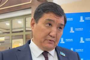 Ең төменгі жалақы көбеюі керек пе: Бақытжан Базарбек жауап берді