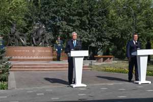 Бішкекте Мұхтар Әуезов пен Шыңғыс Айтматовқа арналған ескерткіш ашылды