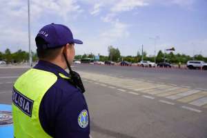 Полицейлер жүргізушілерге жол ережесін қатаң сақтауға шақырады