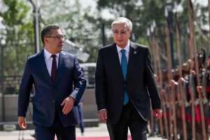 Қырғызстан Президенті өз резиденциясында Тоқаевты салтанатты түрде қарсы алды