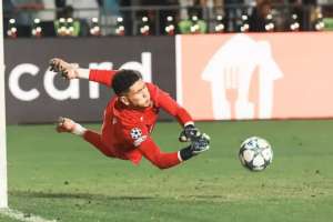 «Тегін массаж»: Қақпашы Темірлан Анарбековке халық ерекше сыйлықтар ұсынып жатыр