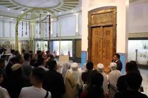 Қожа Ахмет Ясауи кесенесіндегі қабірхана есігі көпшілікке таныстырылды