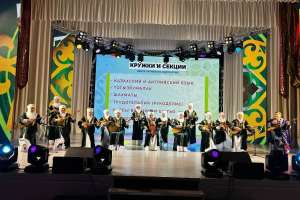 «Елден сәлем!»: Елордалық зейнеткерлер Ақкөл қаласында концерт қойды