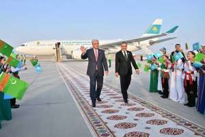 Президент Түрікменстанға барды