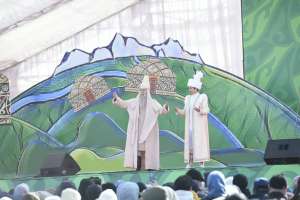 Олжас Бектенов: Жаңарған жыл басы елімізге ризық-несібесін ала келсін!