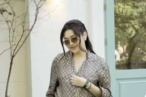 «Мақтаншақтығым бар»: Ерке Есмахан күнделікті өмірде қалай киінетінін айтты