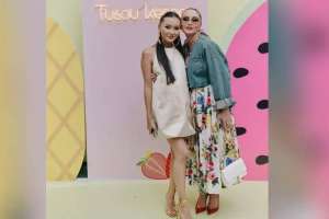 «Ақыл-есің дұрыс па, қызым?»: Айсәуле Бақытбек анасына пранк жасады