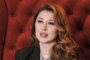 «Менің бір айлығымды басына орап алыпты»: Әсел Асқардың  киімінің бағасы талқыға түсті