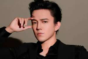 Кетчуп пен нан: Димаш Құдайберген әнін келеке қылғандарға үн қатты