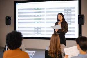 Елімізде ата-аналарды педагогикалық қолдау орталықтары жұмыс істейді