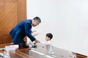 Қоқыс жинап, қошеметке бөленген «кішкентай эколог» Президенттен алғыс алды