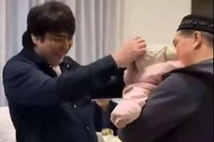 «Мейрамбекке ұқсайды»: әншінің кенже қызы елді сүйсінтті