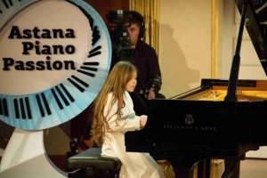 Елордада жас пианистер байқауы өтіп жатыр