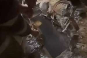 Түркістанда бір жасар бала әжетхана шұңқырына түсіп кетті