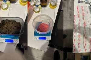 Оралда екі қыздан 1,6 келі синтетикалық есірткі тәркіленді