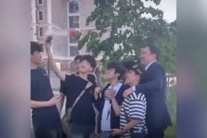 Головкин қарапайымдылығымен жұртты тәнті етті