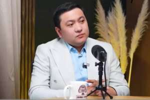 Танымал журналист Асхат Садырбай тағы бір әйелге үйленбекші болғанын айтты