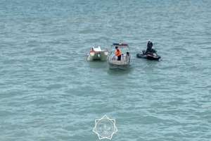 Алакөлде жағаға жете алмай қалған екі адам құтқарылды