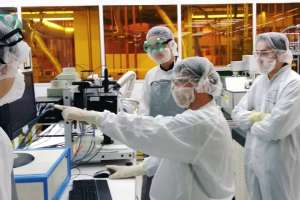 Тағылымдамалар, тұрғын үй және гранттар: Қазақстанда жас ғалымдарды қолдау қалай жүзеге асырылады