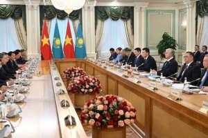 Қасым-Жомарт Тоқаев пен То Лам кеңейтілген құрамда келіссөз жүргізді
