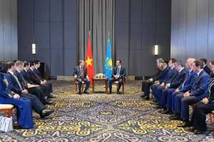 Мәулен Әшімбаев Вьетнам Коммунистік партиясы Орталық комитетінің бас хатшысымен кездесті