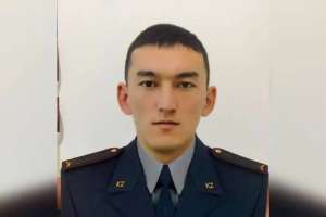 Елордада әскери қызметкер көпірден секірмекші болған ер адамды құтқарып қалды