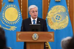 Мемлекет басшысы аруларды көктем мерекесімен құттықтады