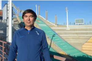 «Үлкен бақыт»: Олимпиадада Қазақстанның туын ұстап шыққан тұңғыш спортшы Қайрат Биекеновпен сұхбат