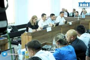 «Күліп отыр»: марқұм Нұрқанат беттестіру кезінде Қалиахметпен сөзге келіп қалған