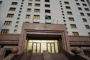 Астанадағы Министрліктер үйінің жанында жаяу жүргіншіні көлік қағып кетті