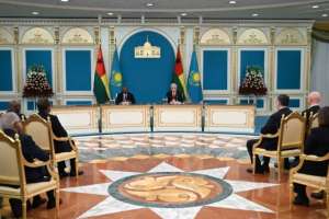 Қасым-Жомарт Тоқаев пен Умару Сисоку Эмбало БАҚ өкілдері үшін брифинг өткізді