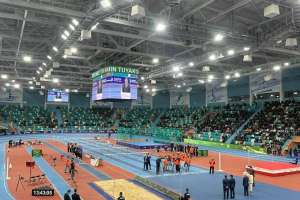 Елордада жанкүйерлер турнирден соң спорт кешенін жинады