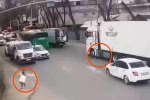 7 жасар қызды қағып кетті: Алматыдағы оқиғаға байланысты автобус жүргізушісі жауапқа тартылды