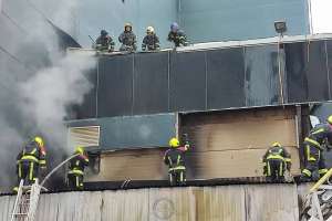 Астанада «Сарыарқа» сауда орталығында өрт шықты (ФОТО, ВИДЕО)