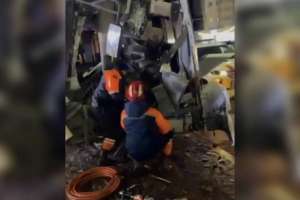 Елордада автобус бағанаға соғылып, жантүршігерлік апат болды