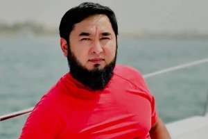 «Мектепте мини юбка киген қыздар жүкті болып жатыр»: Атышулы блогер мәлімдеме жасады