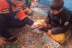 ШҚО-да саусағы құбырға қысылып қалған балаға құтқарушылар көмекке келді