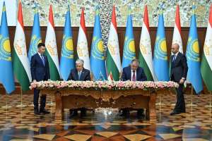Қазақстан мен Тәжікстан президенттері 15 құжатқа қол қойды