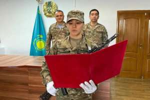Әлем чемпионы Алуа Балқыбекова әскери ант берді
